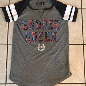 VS PINK tee 💕❤️